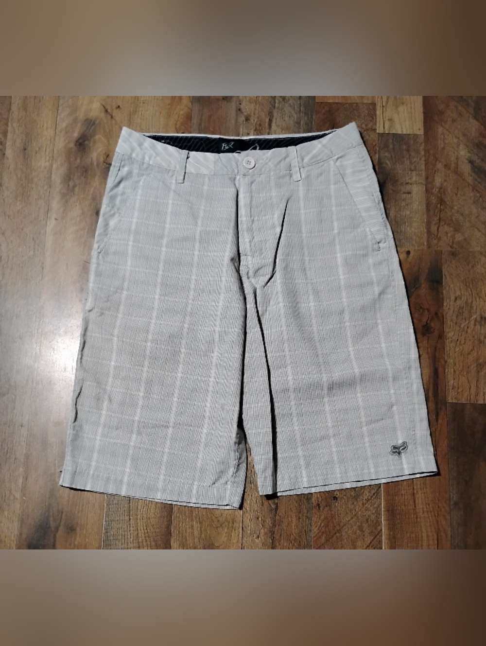 Fox Men's Light Gray Plaid Flat-Front Shorts Mens Size: 30